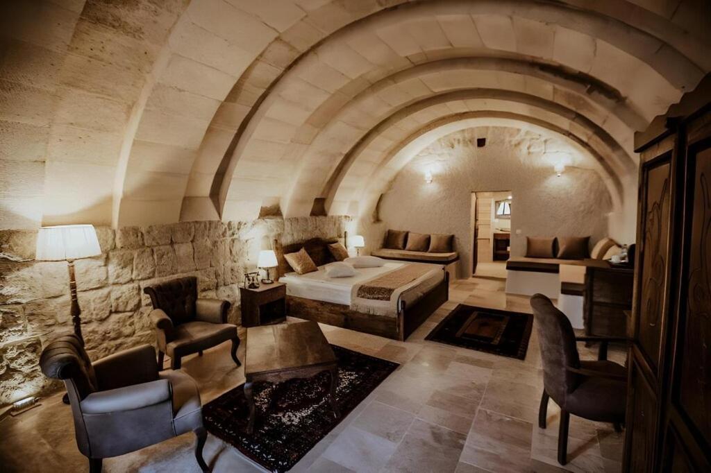 Otel Kismet Cave Mansion